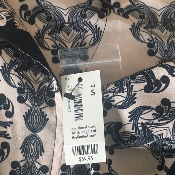 The Limited Tunic Small V-Neck Top - Picture 5 of 5